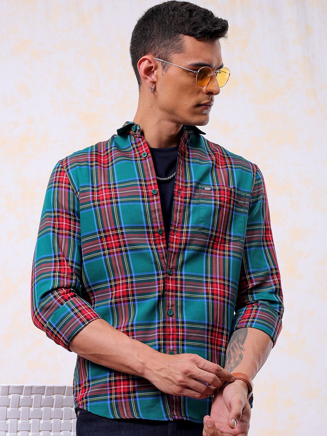 

The Indian Garage Co Men Slim Fit Tartan Checks Opaque Checked Casual Shirt, Green
