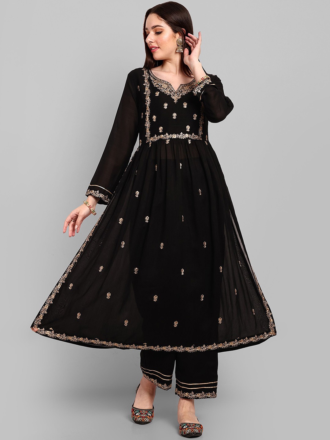 

S.K.C Floral Embroidered Sequinned Pleated Straight Kurta With Palazzo, Black