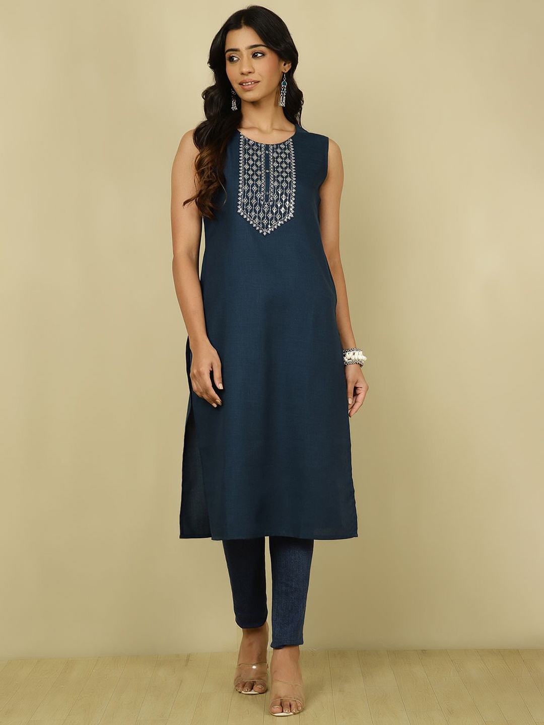 

Jaipur Kurti Floral Embroidered Round Neck Thread Work Straight Kurta, Teal