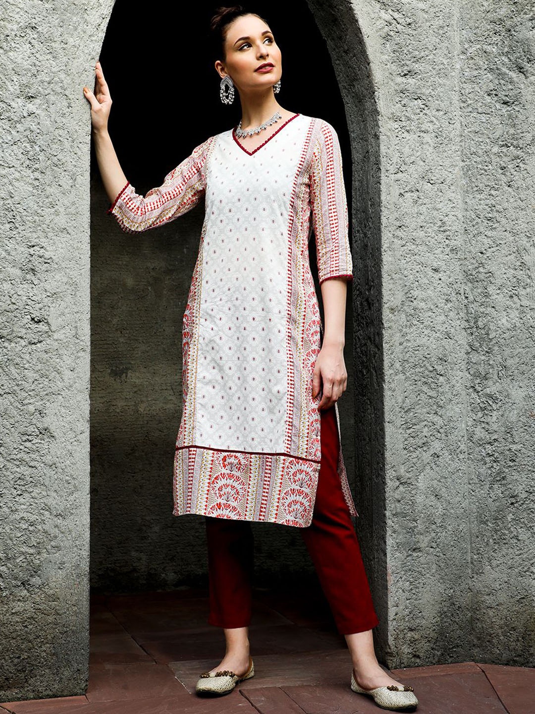 

Jaipur Kurti Ethnic Motifs Printed V-Neck Pure Cotton Straight Kurta, White