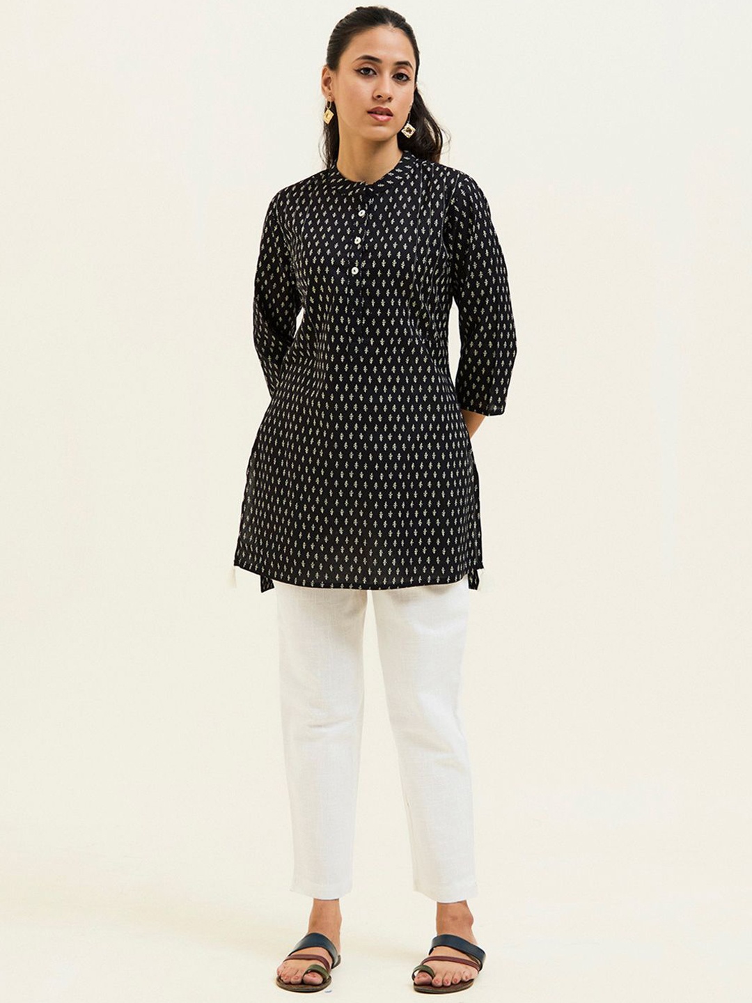 

Jaipur Kurti Handblock Printed Short Kurta, Black