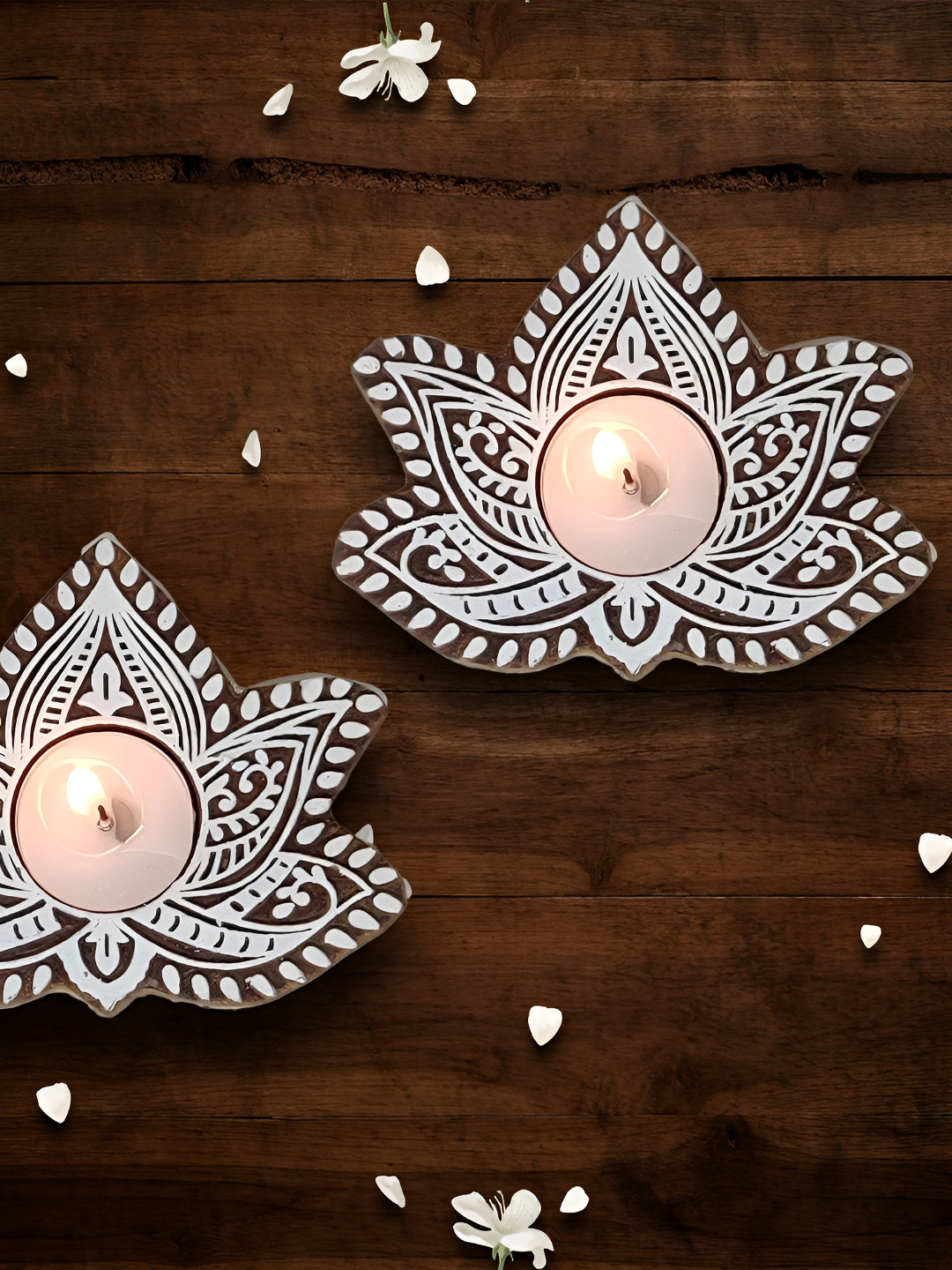 

The Artisan Emporium Brown & White 2 Pieces Printed Wooden T Light Candle Holder