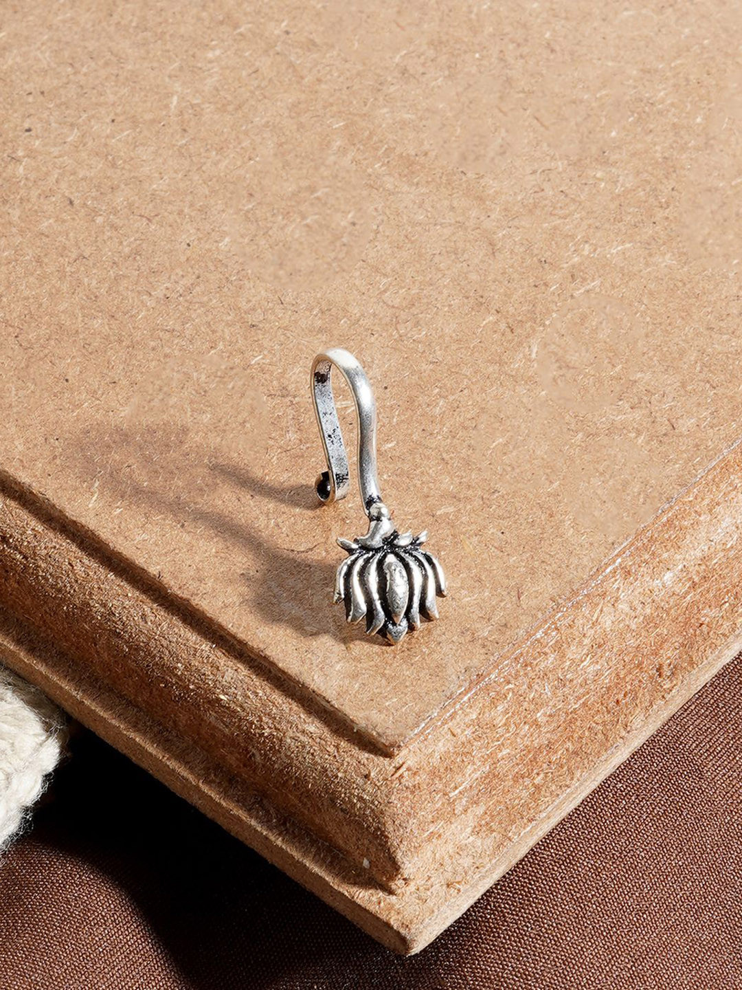 

TEEJH Kumudh Silver-Plated Oxidised Stud Nosepin