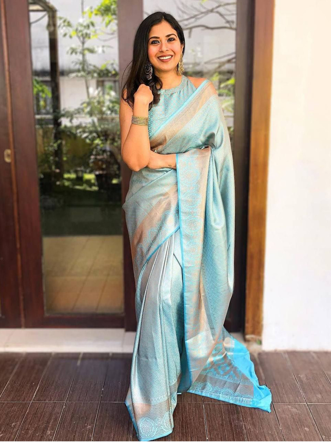 

revika Woven Design Zari Pure Silk Kanjeevaram Saree, Blue