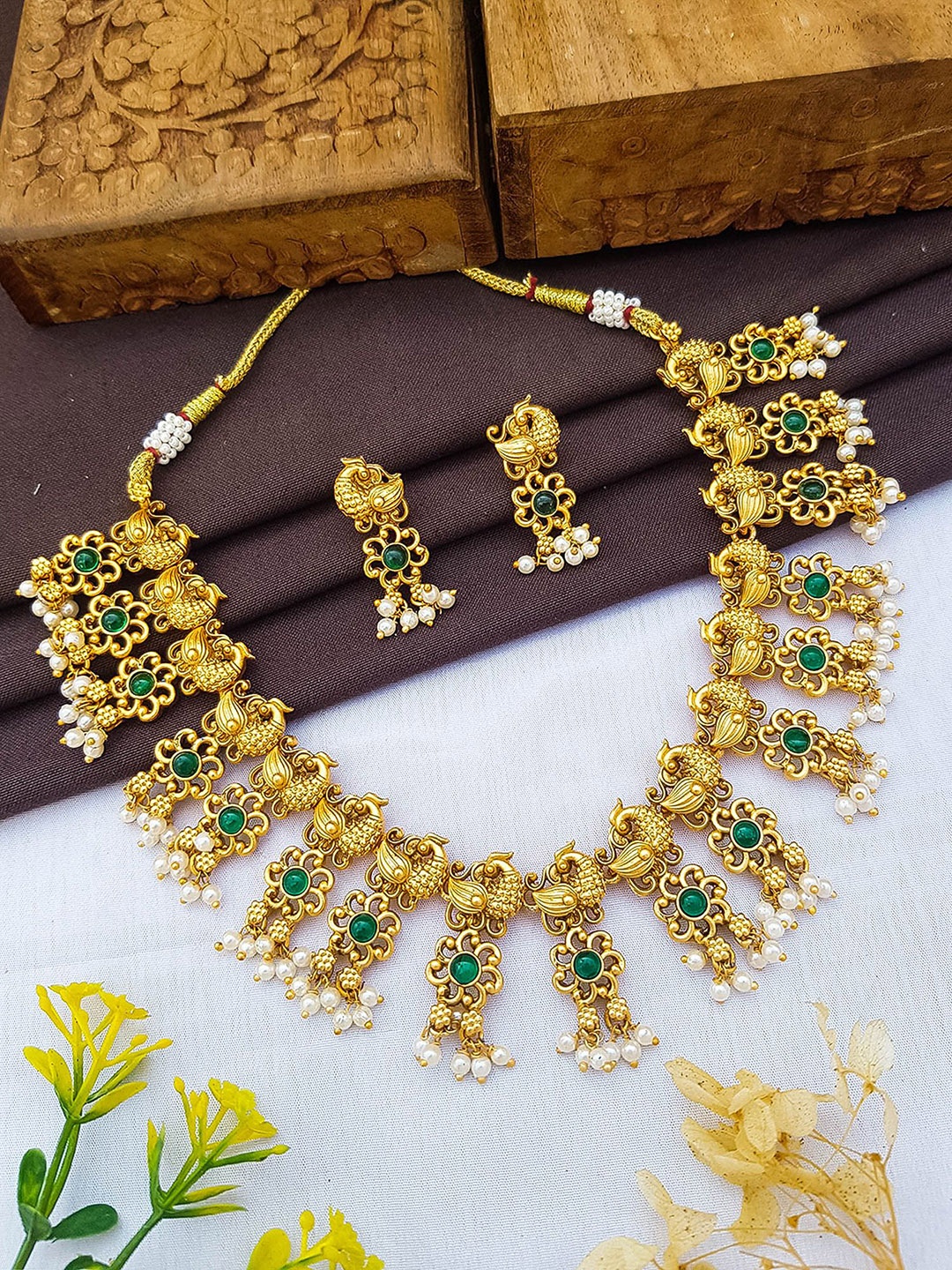 

GRIIHAM Gold-Plated Stone Studded & Beaded Jewellery Set