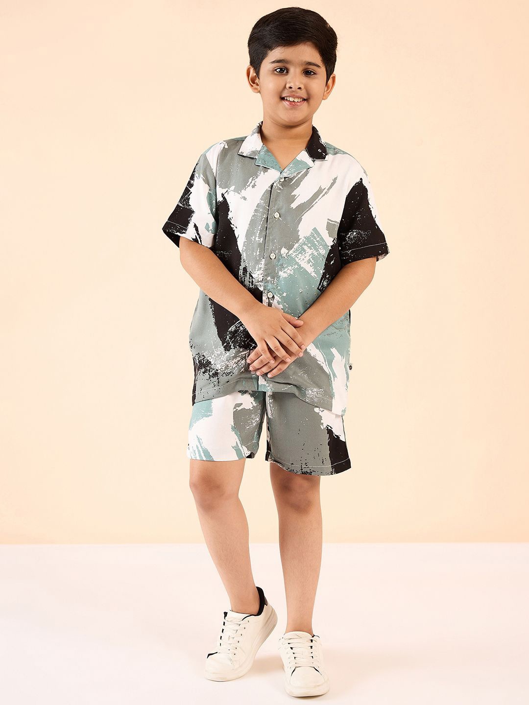 

Stylo Bug Boys Printed Short Sleeves Shirt with Shorts, Grey