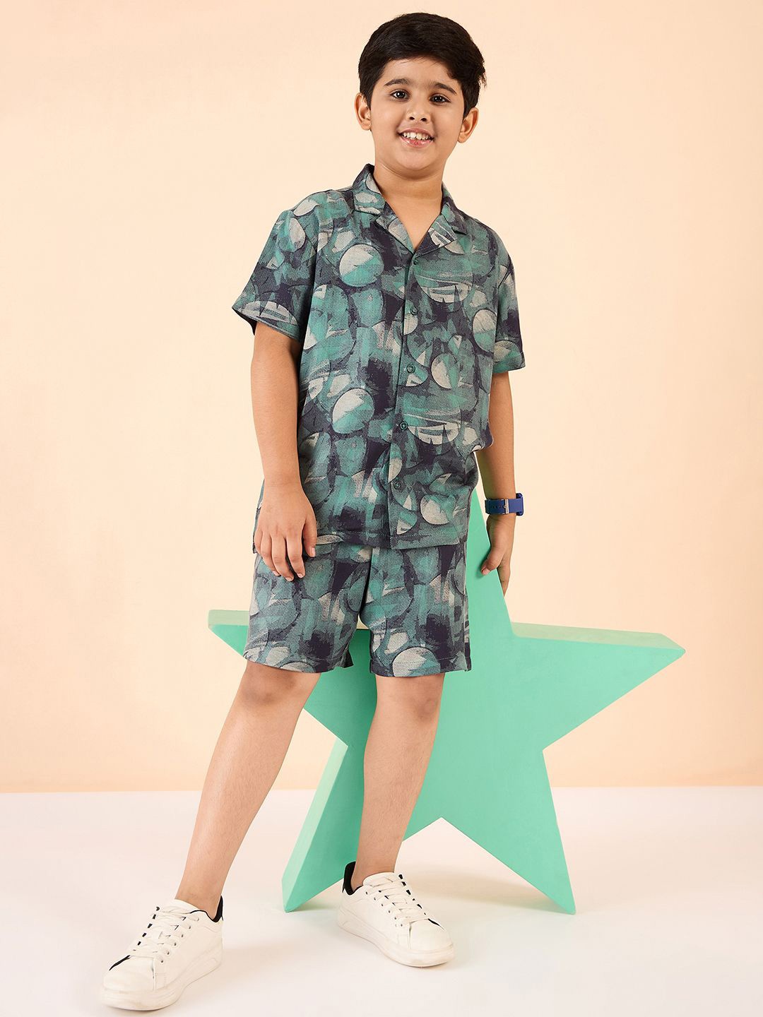 

Stylo Bug Boys Printed Short Sleeves Shirt with Shorts, Green