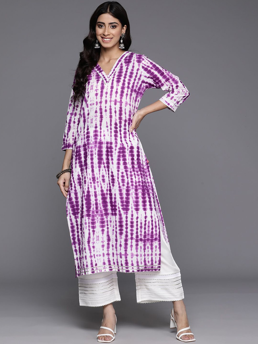 

Varanga Purple Abstract Printed Gotta Patti Cotton Straight Kurta