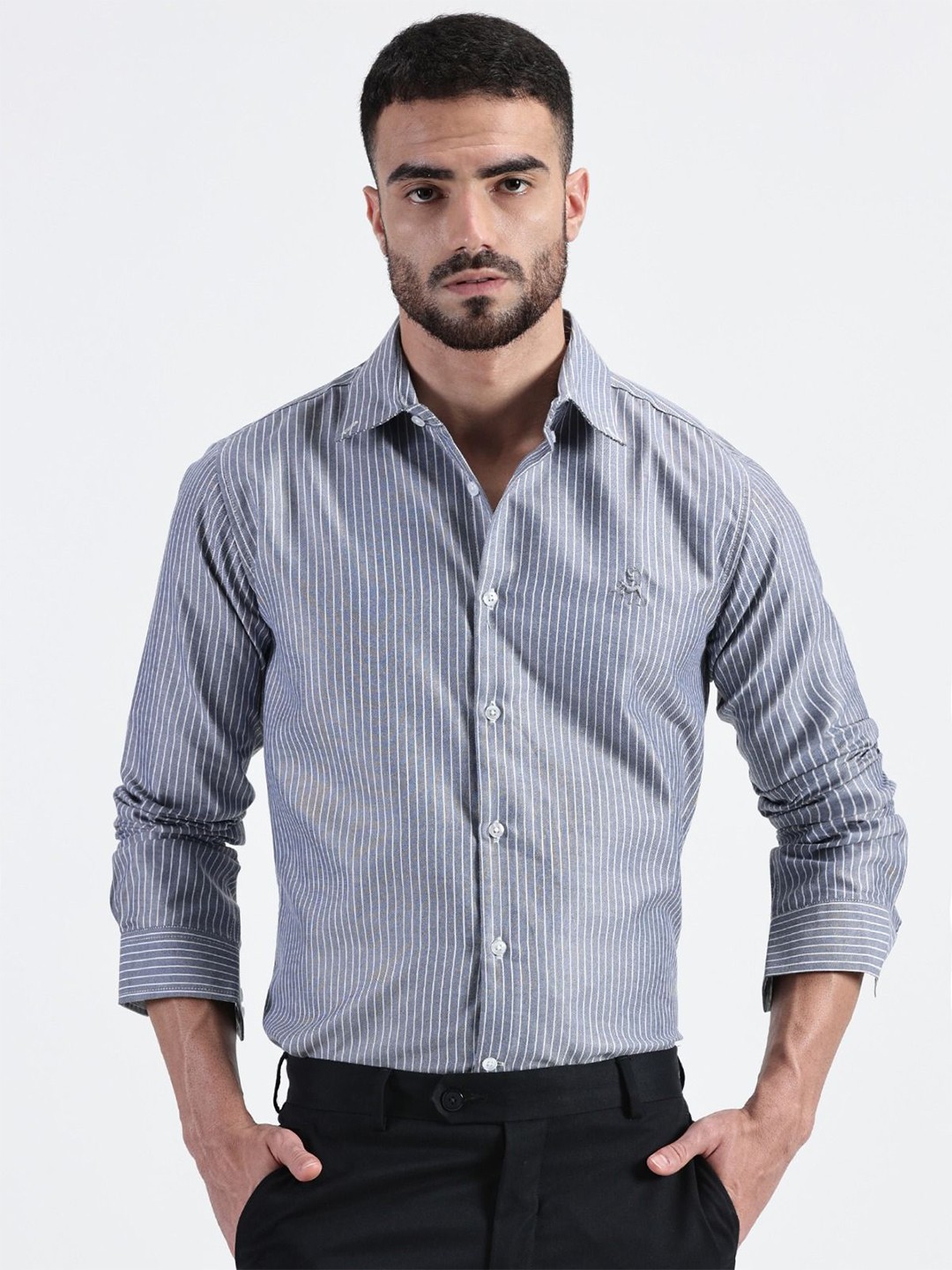 

MISCHIEF MONKEY Men Classic Tailored Fit Opaque Striped Casual Shirt, Navy blue