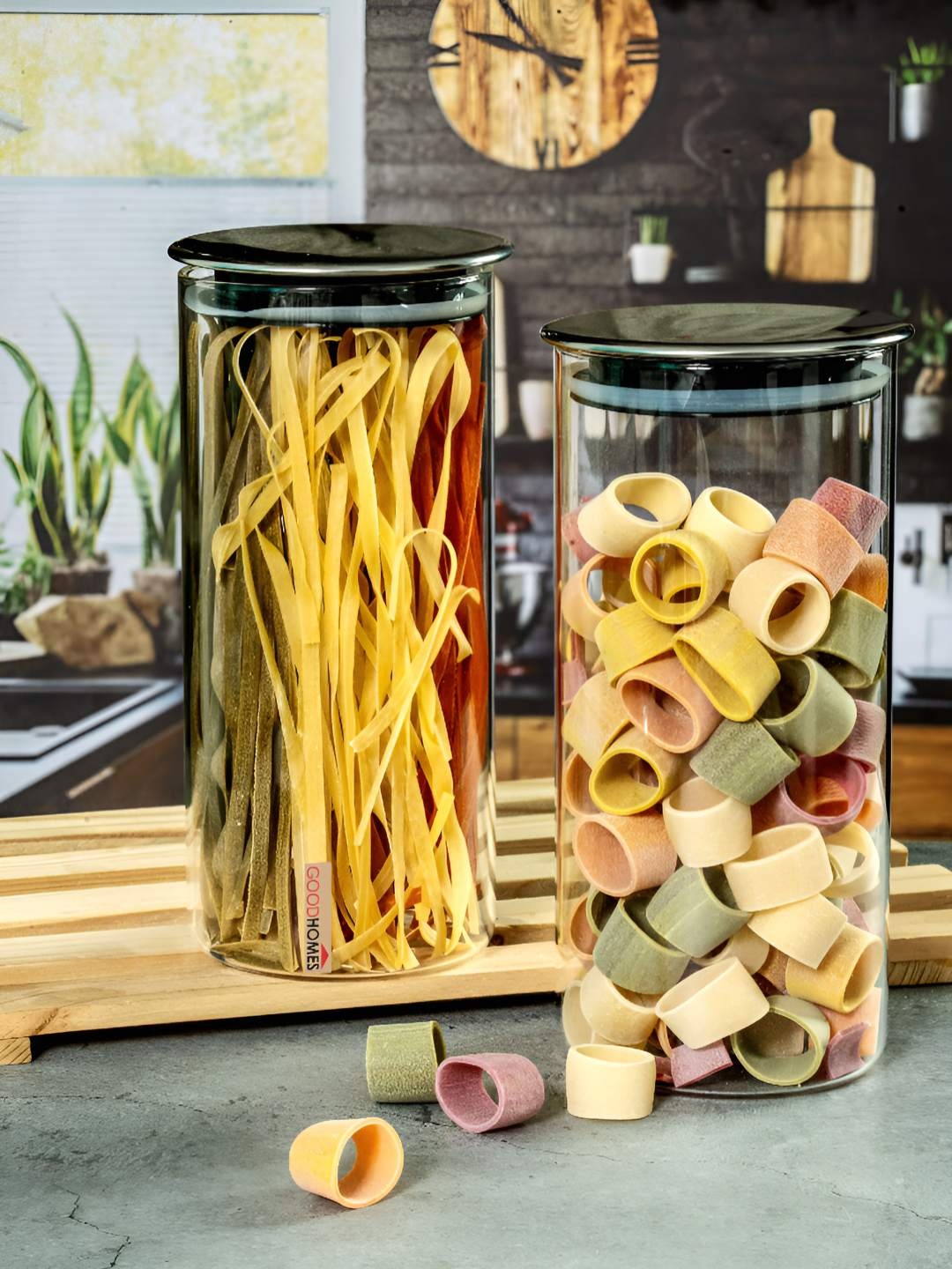 

GOODHOMES Transparent & Black 2 Pieces Glass Containers With Metal Lid 1.3L Each