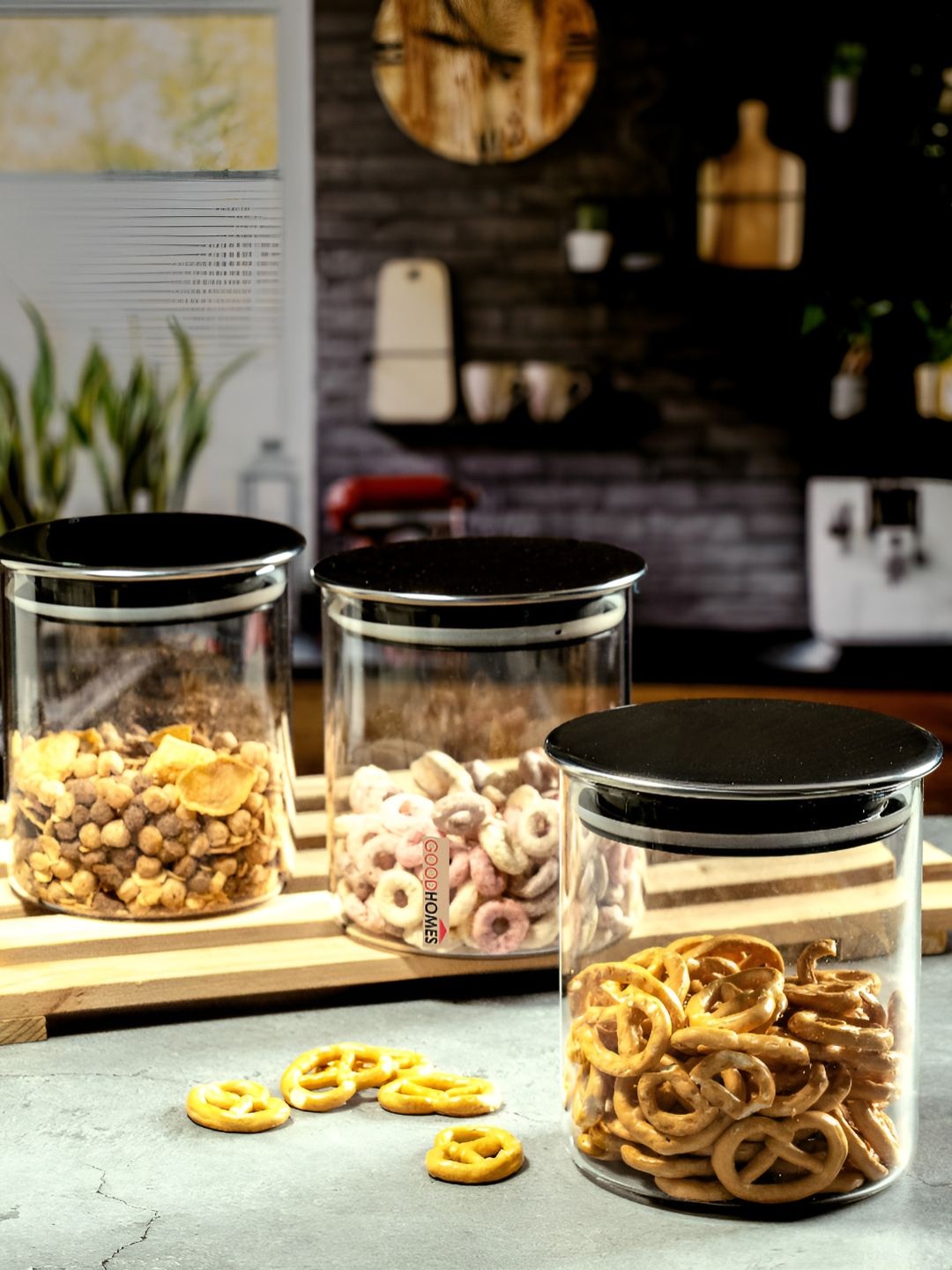 

GOODHOMES Transparent 3 Pieces Glass Jar With Metal Lid 660 ml Each