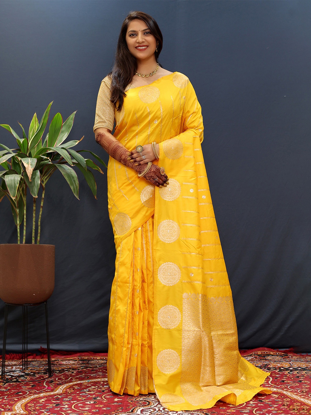 

KIMISHA Woven Design Zari Kanjeevaram Saree, Yellow