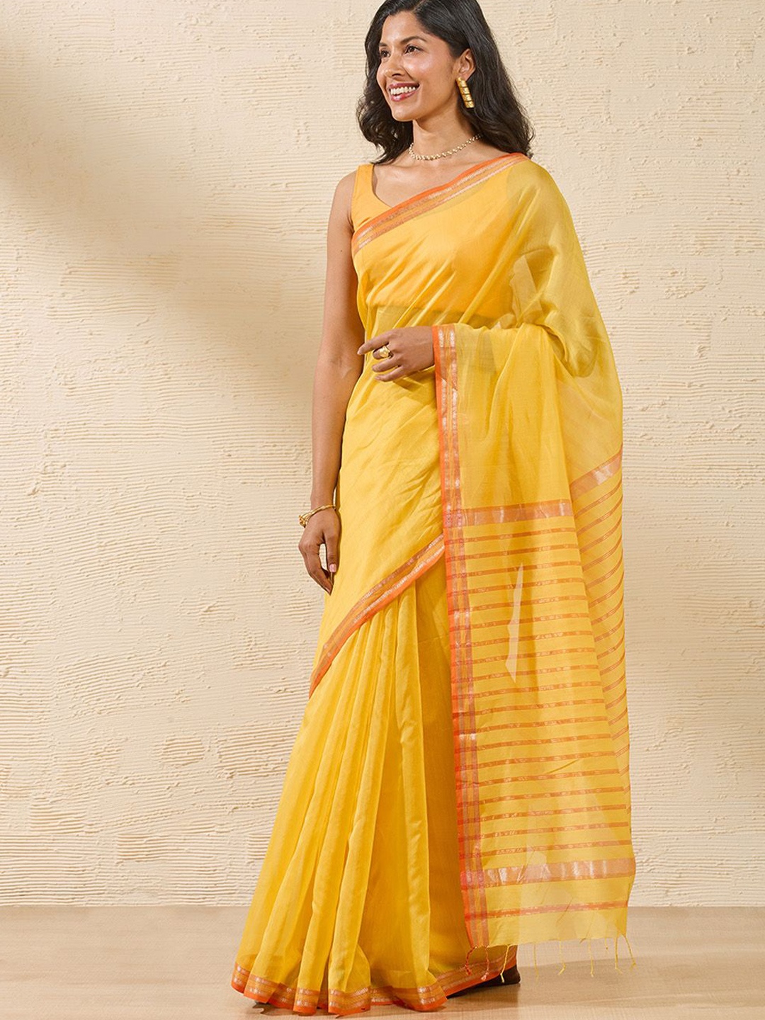 

Taneira Zari Woven Mangalagiri Saree, Yellow