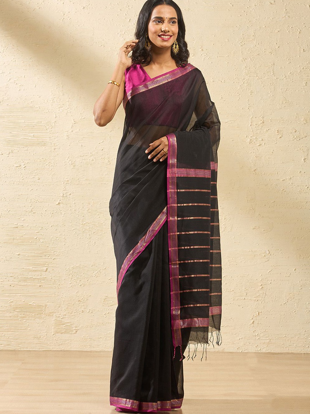 

Taneira Zari Maheshwari Saree With Blouse Piece, Black