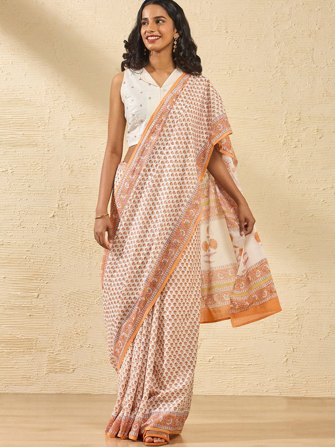 

Taneira Floral Pure Cotton Saree, Orange