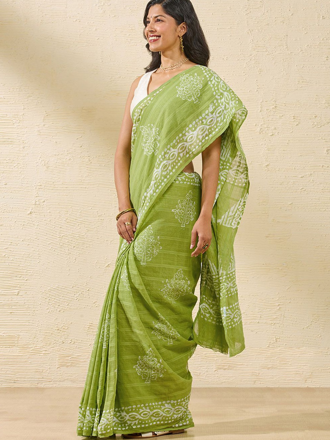 

Taneira Batik Pure Cotton Saree, Green