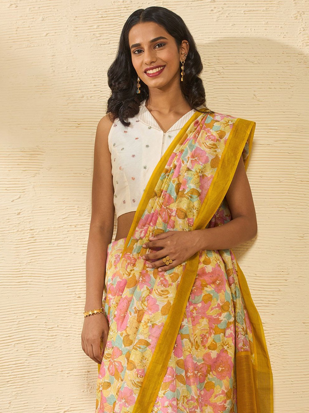 

Taneira Floral Printed Pure Silk Saree, Yellow