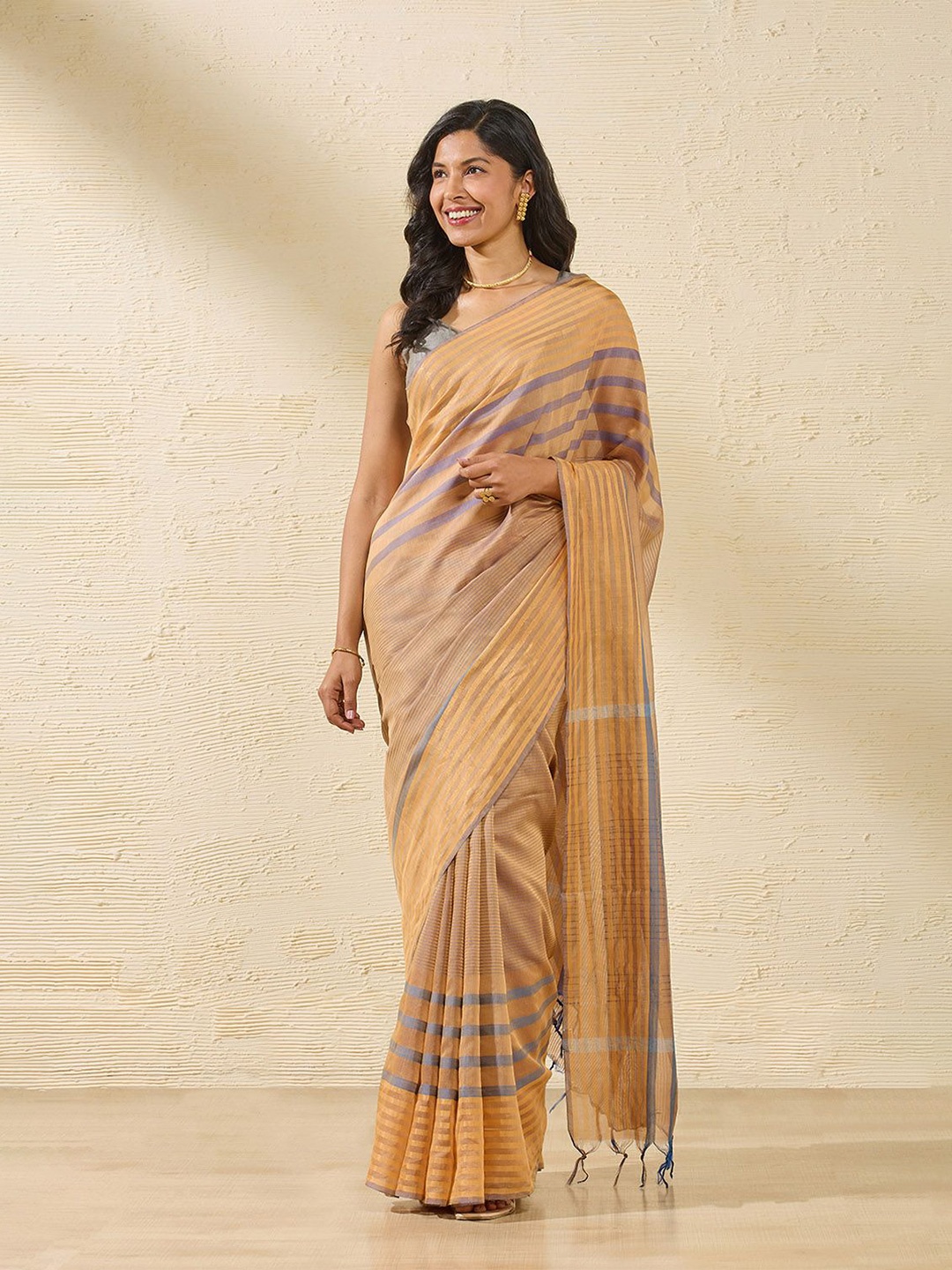 

Taneira Striped Solid Border Saree, Yellow