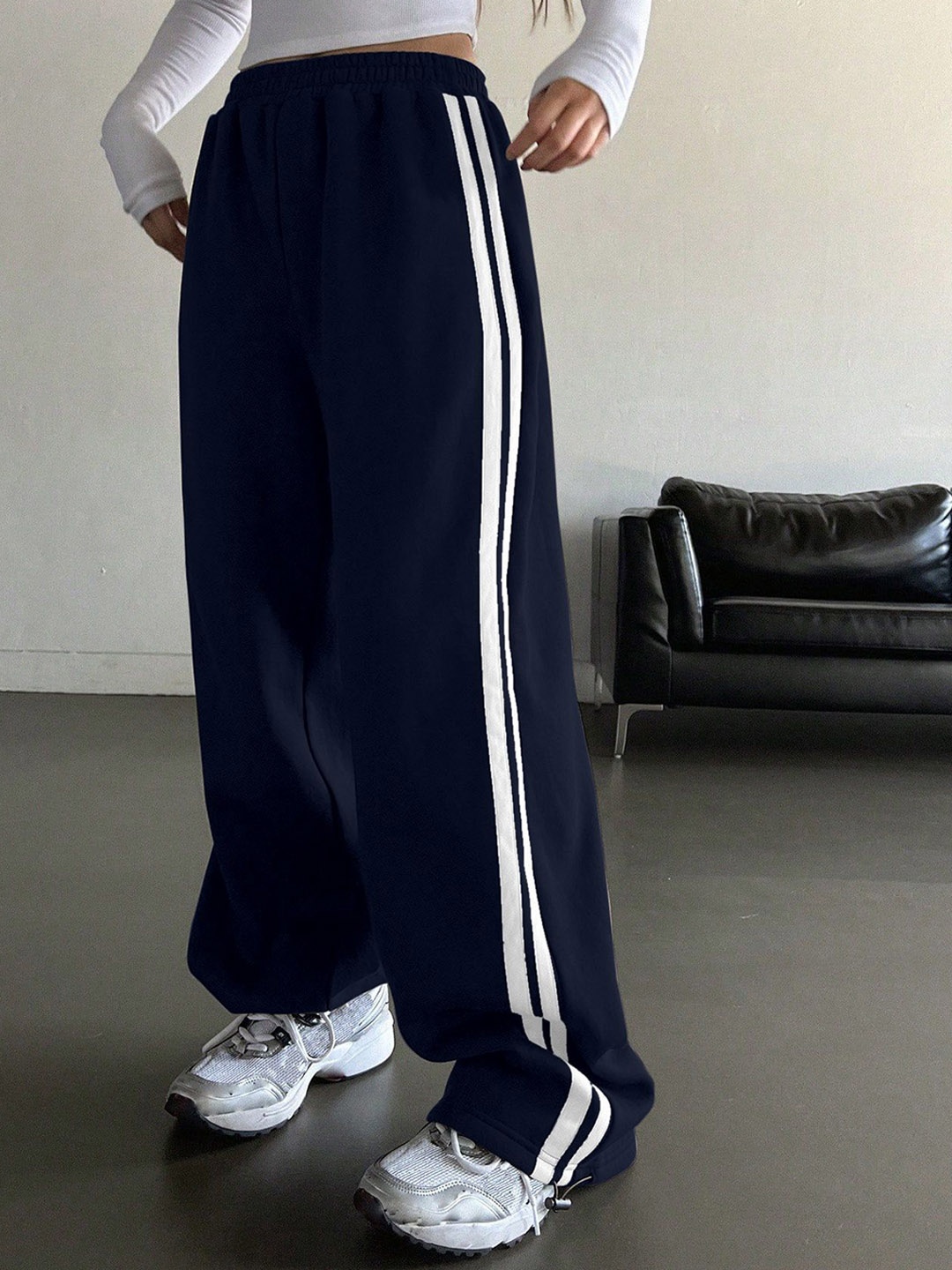 

AAHWAN Women Loose Fit High-Rise Joggers Trousers, Navy blue