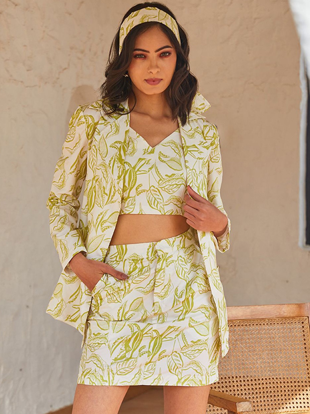 

CHARAAVI Printed Pure Cotton Top Skirt & Jacket, White