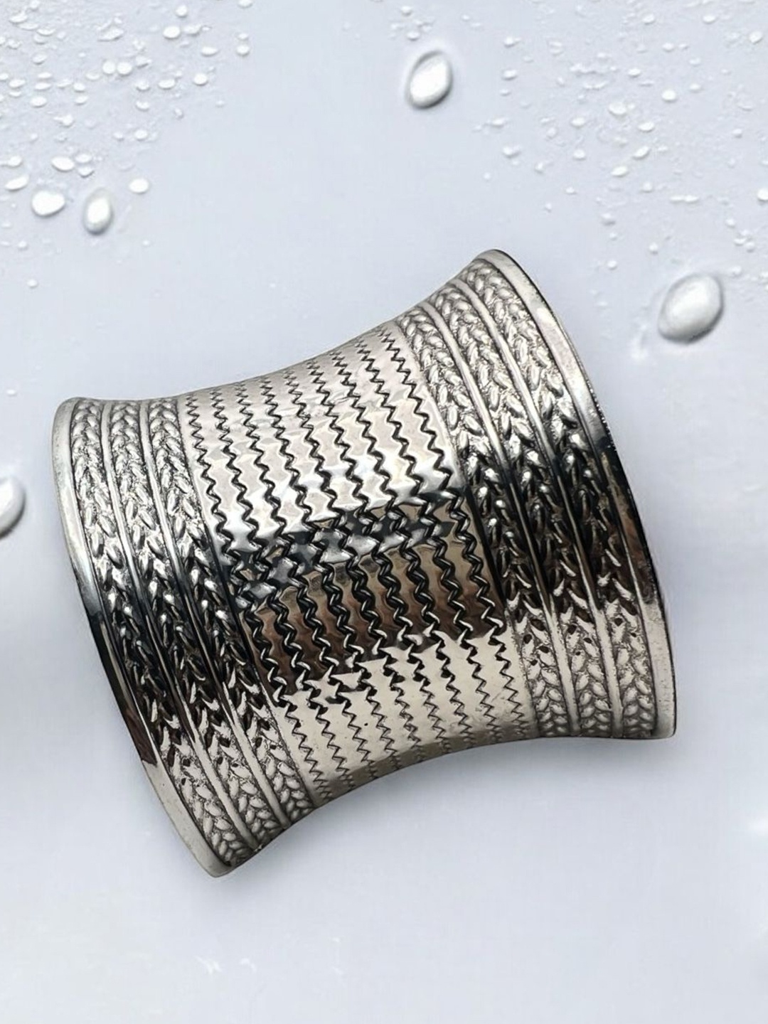 

XAGO Silver Plated Cuff Bracelet