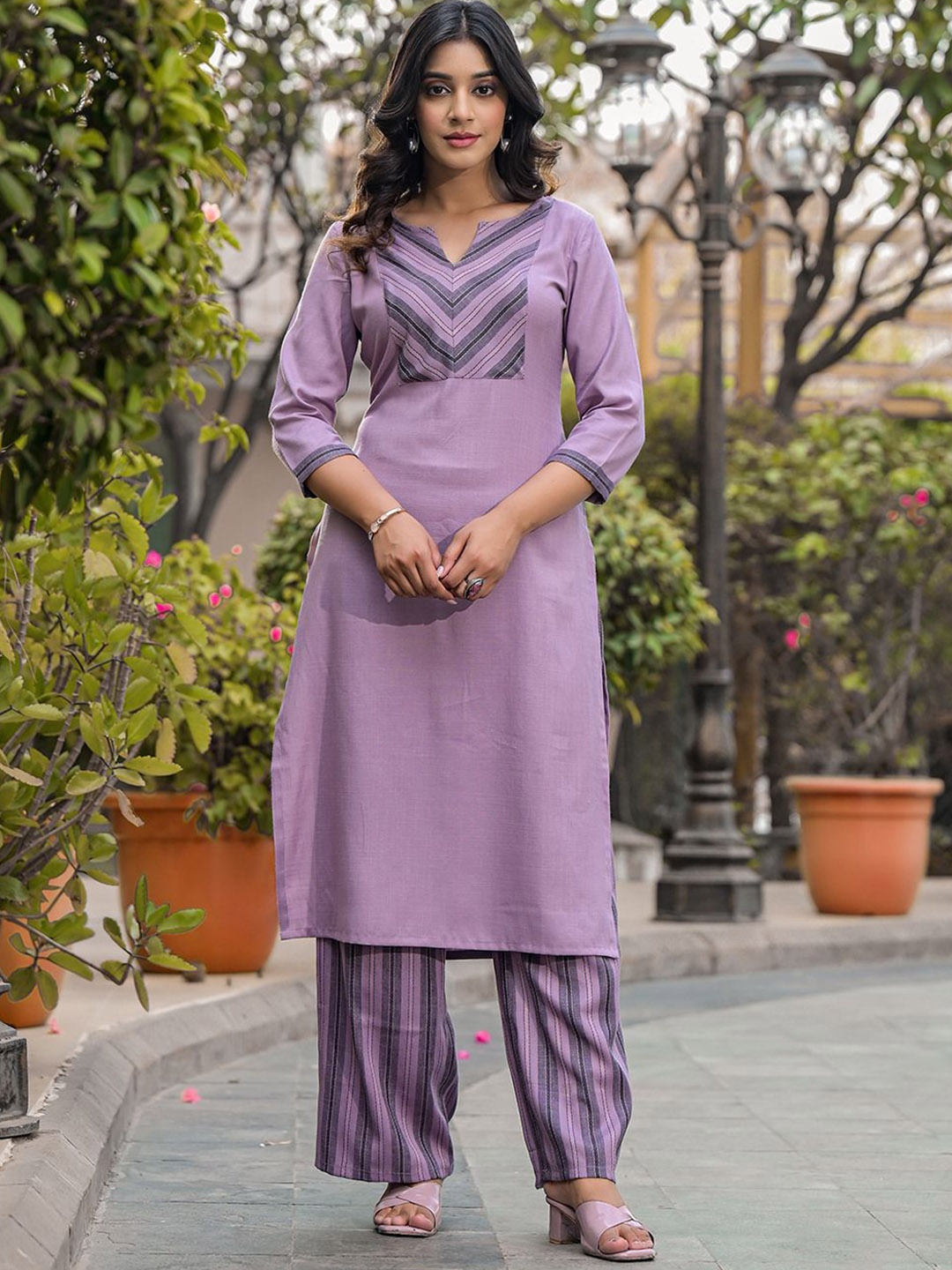 

AKS Striped Yoke Design Straight Kurta With Palazzos, Purple