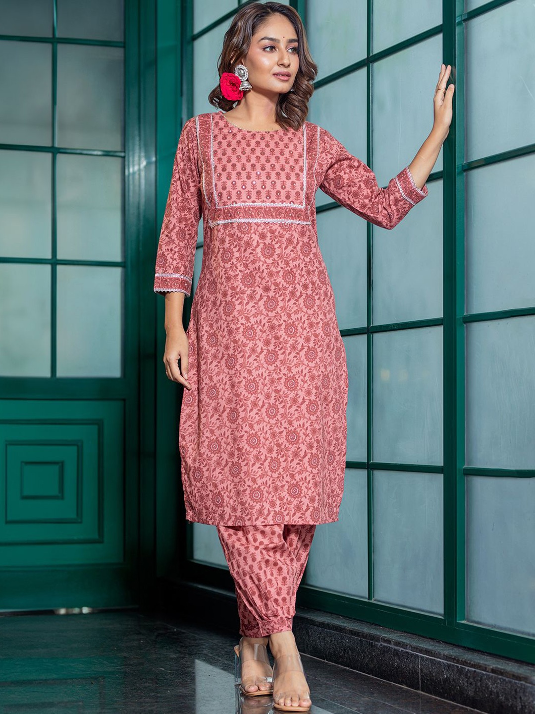 

AKS Floral Printed Regular Gotta Patti Pure Cotton Straight Kurta With Harem Pants, Pink