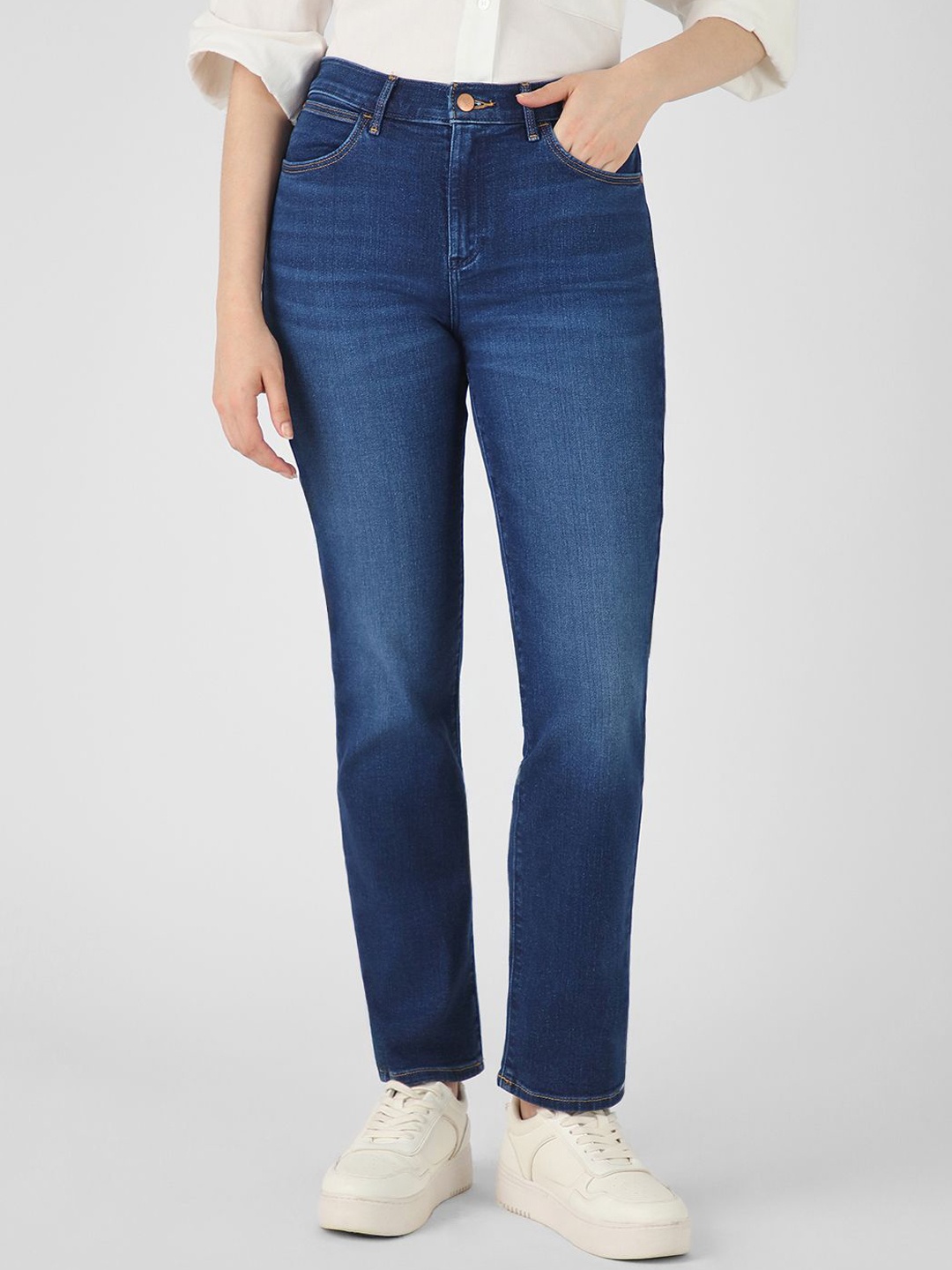 

Wrangler Women Straight Fit High-Rise Light Fade Stretchable Jeans, Blue