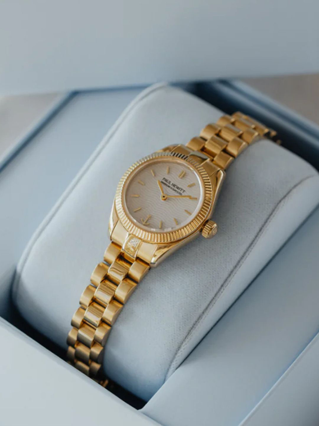 

PAUL HEWITT Women Dial & Stainless Steel Bracelet Style Straps Analogue Watch PH-W-1180, White