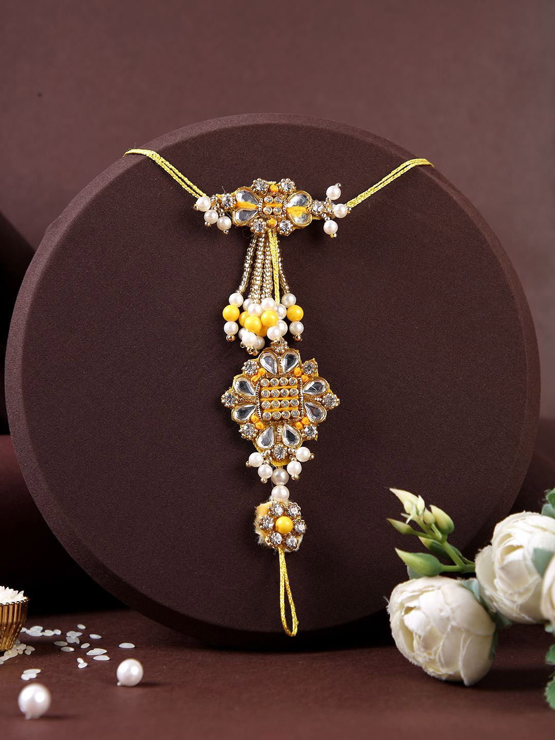 

Anouk Set Of 4 Gold-Toned Kundan-Studded & Beaded Rakhi With Roli Rice & Greeting Card