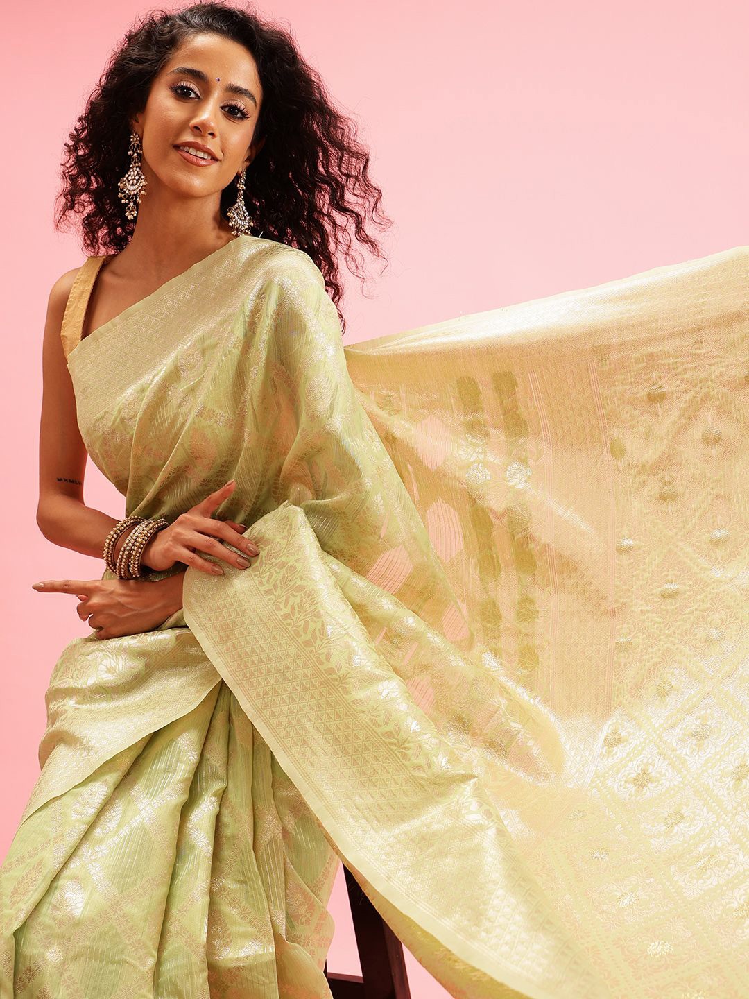 

Silk Land Woven Designed Zari Bomkai Silk Saree, Green