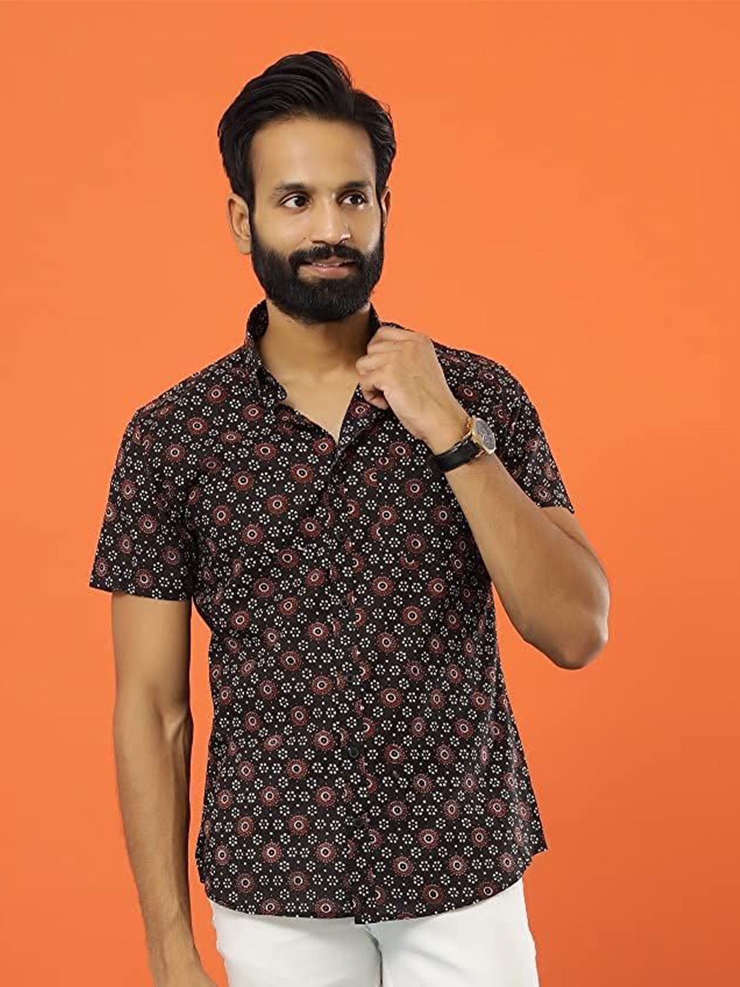 

SAY Men Spread Collar Classic Floral Printed Casual Shirt, Black