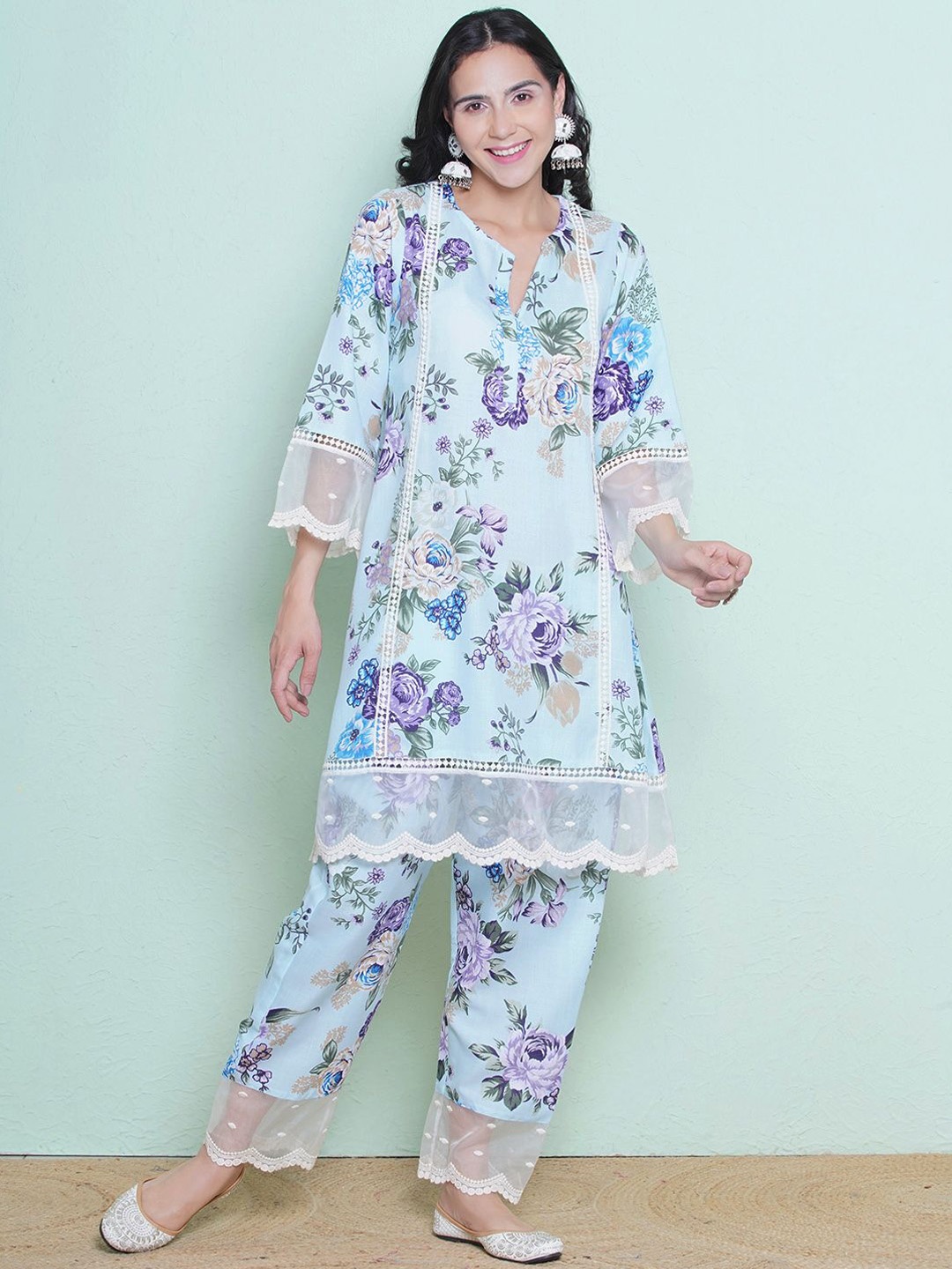 

Bhama Couture Floral Printed Kurta with Palazzos, Blue