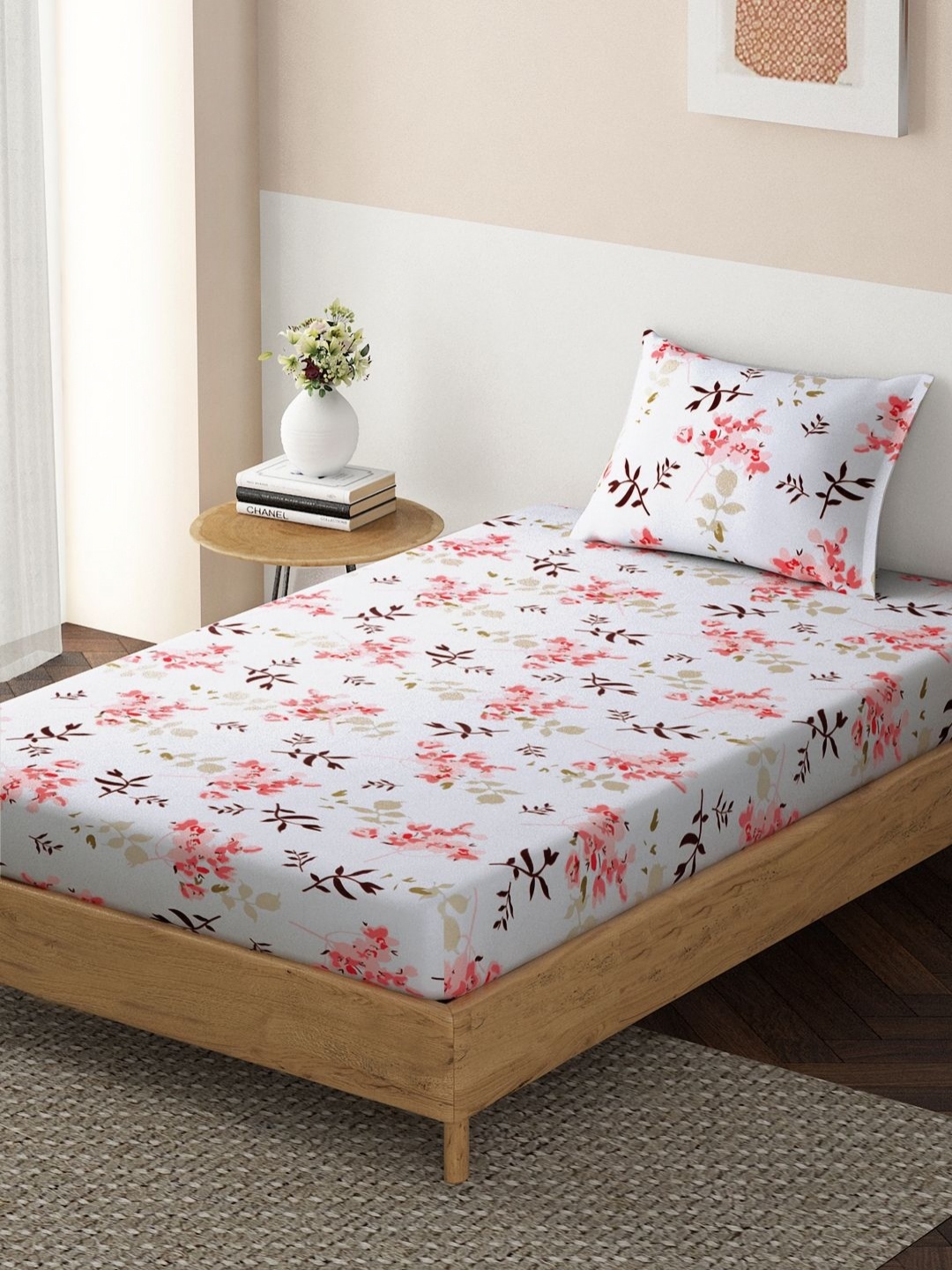 

HOKIPO White Floral Printed 140 TC Microfiber Single Fitted Bedsheet With 2 Pillow Covers