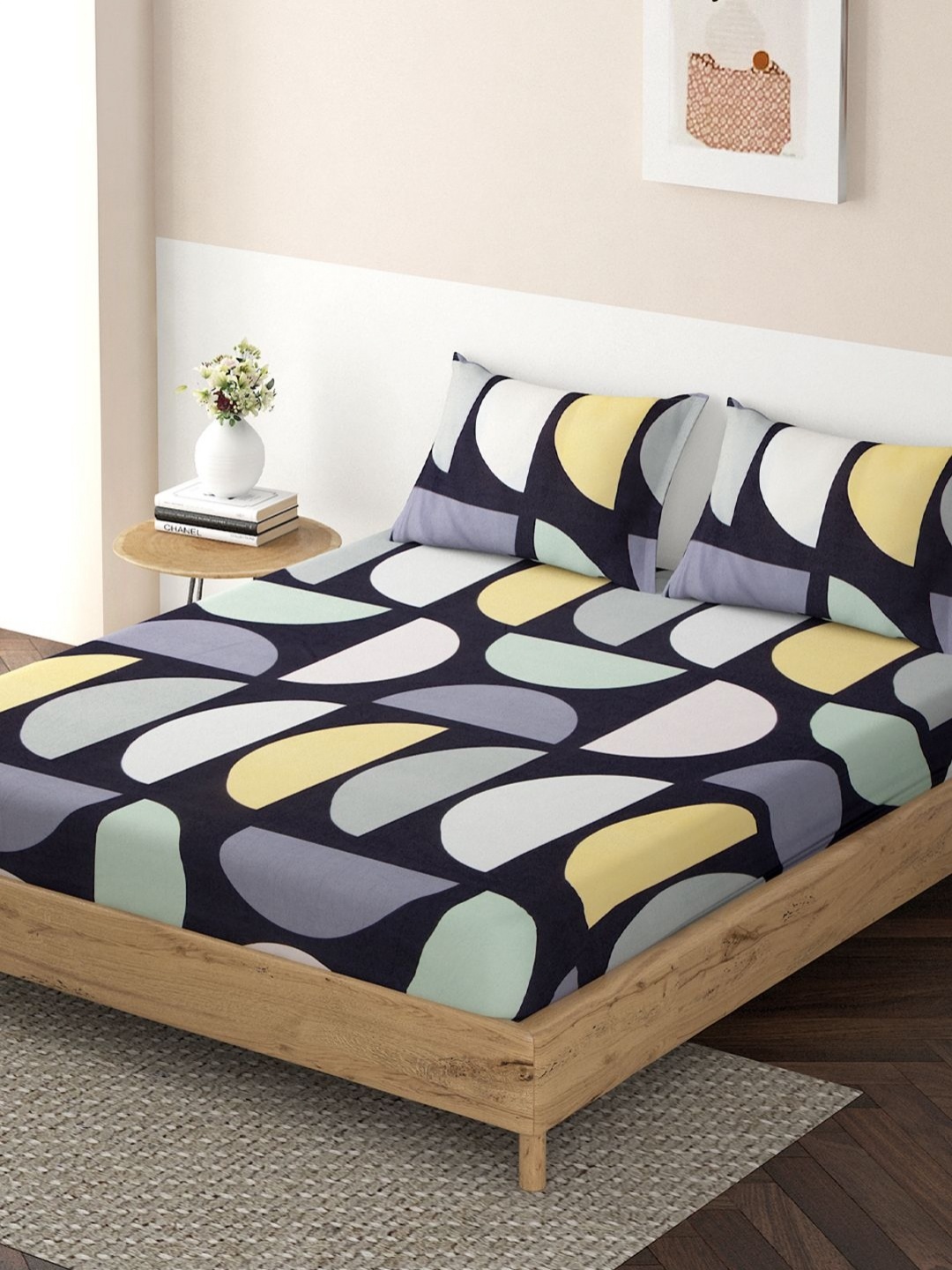 

HOKIPO Black & Green Geometric 130 TC Microfiber Fitted Queen Bedsheet & 2 Pillow Covers