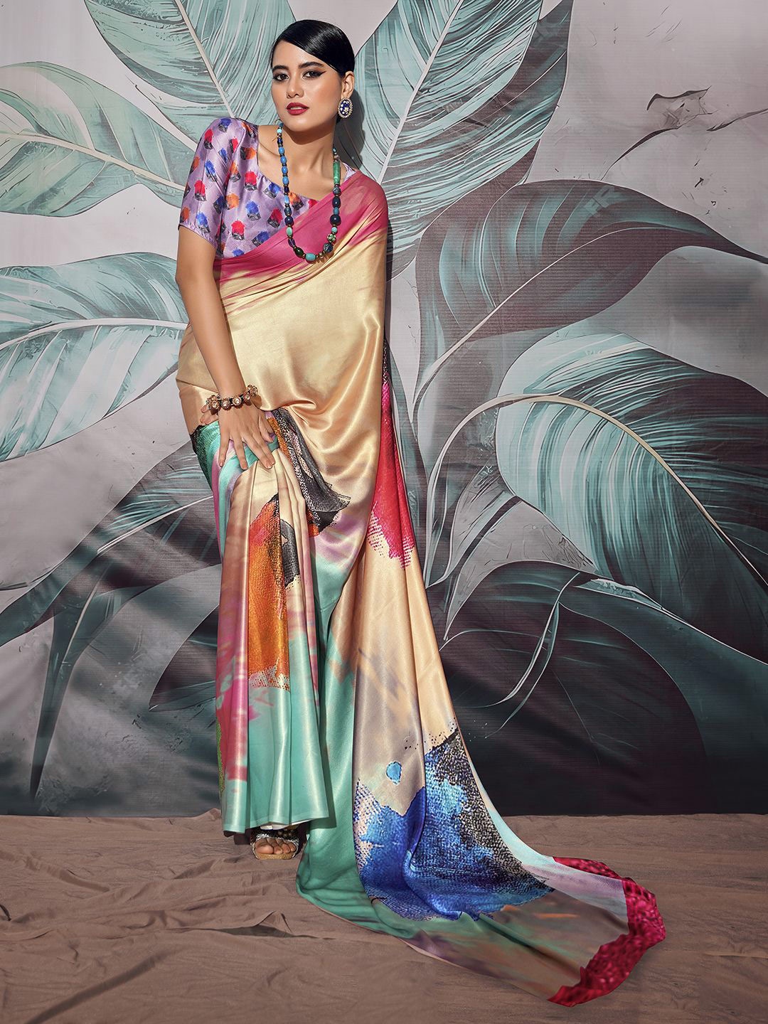 

Mitera Abstract Printed Saree With Unstitched Blouse Piece, Beige