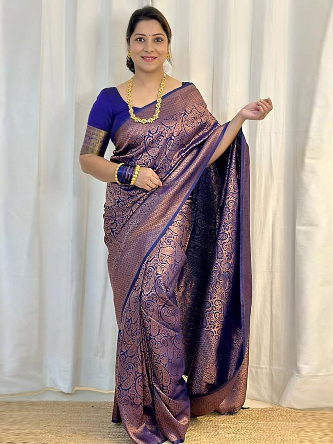 

Upalksh Woven Design Zari Banarasi Saree With Blouse Piece, Blue