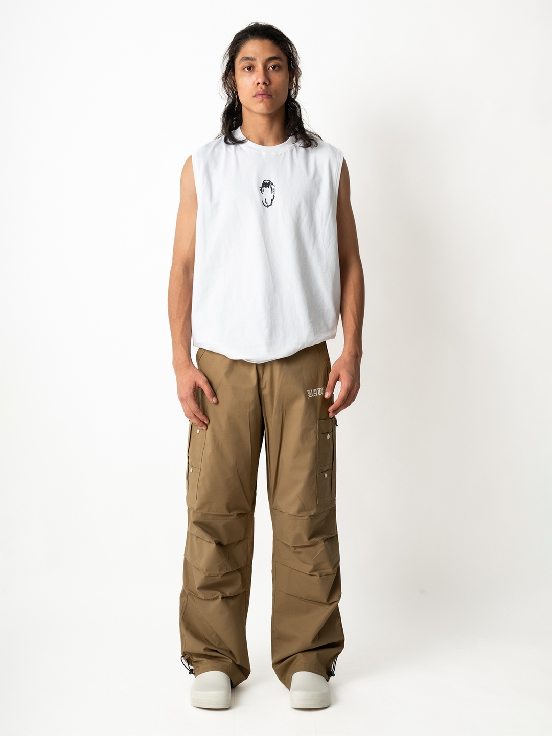 

BAWSE. Unisex Flared-Fit Cotton Mid-Rise Cargo Pants, Camel brown