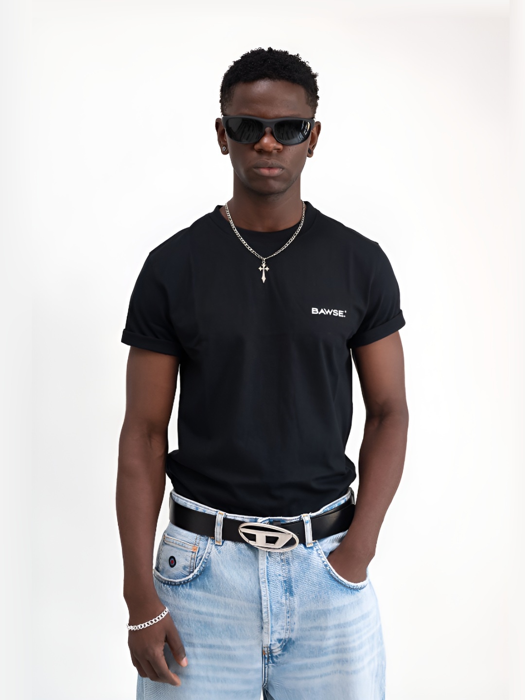

BAWSE Men Solid Round Neck Cotton T-Shirt, Black