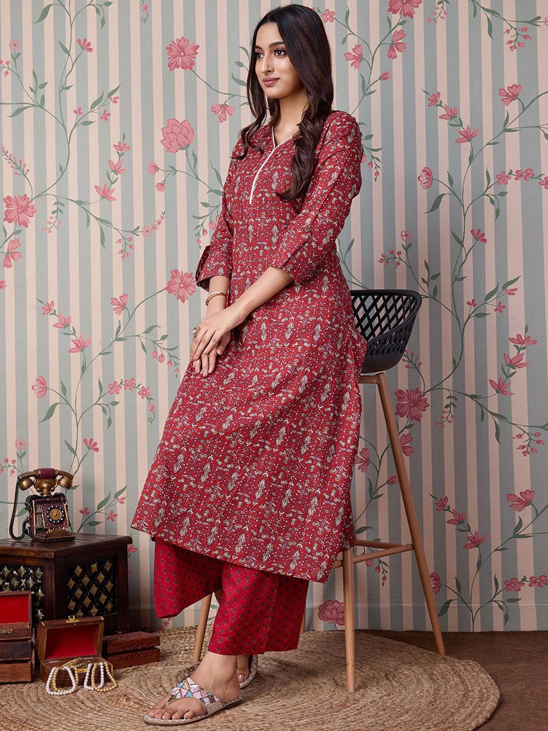 

Ode by House of Pataudi Floral Printed Regular Pure Cotton A-Line Kurta With Trousers, Red