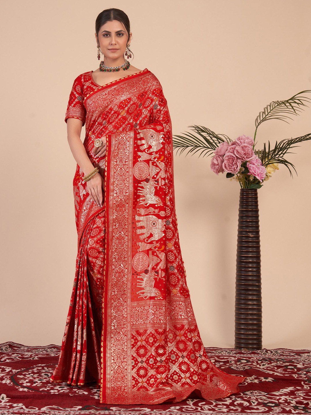 

SHRI MAHAVEER RAJASTHANI SAREE Woven Designed Zari Banarasi Saree, Red