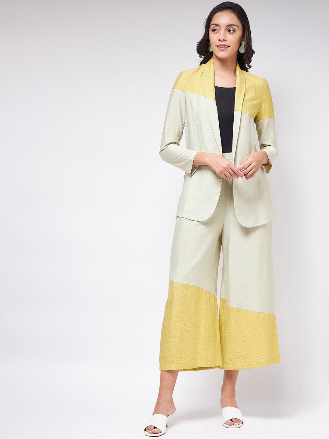 

Navvi Colorblocked Lapel Collar Jacket & Palazzo Co-Ords, Cream