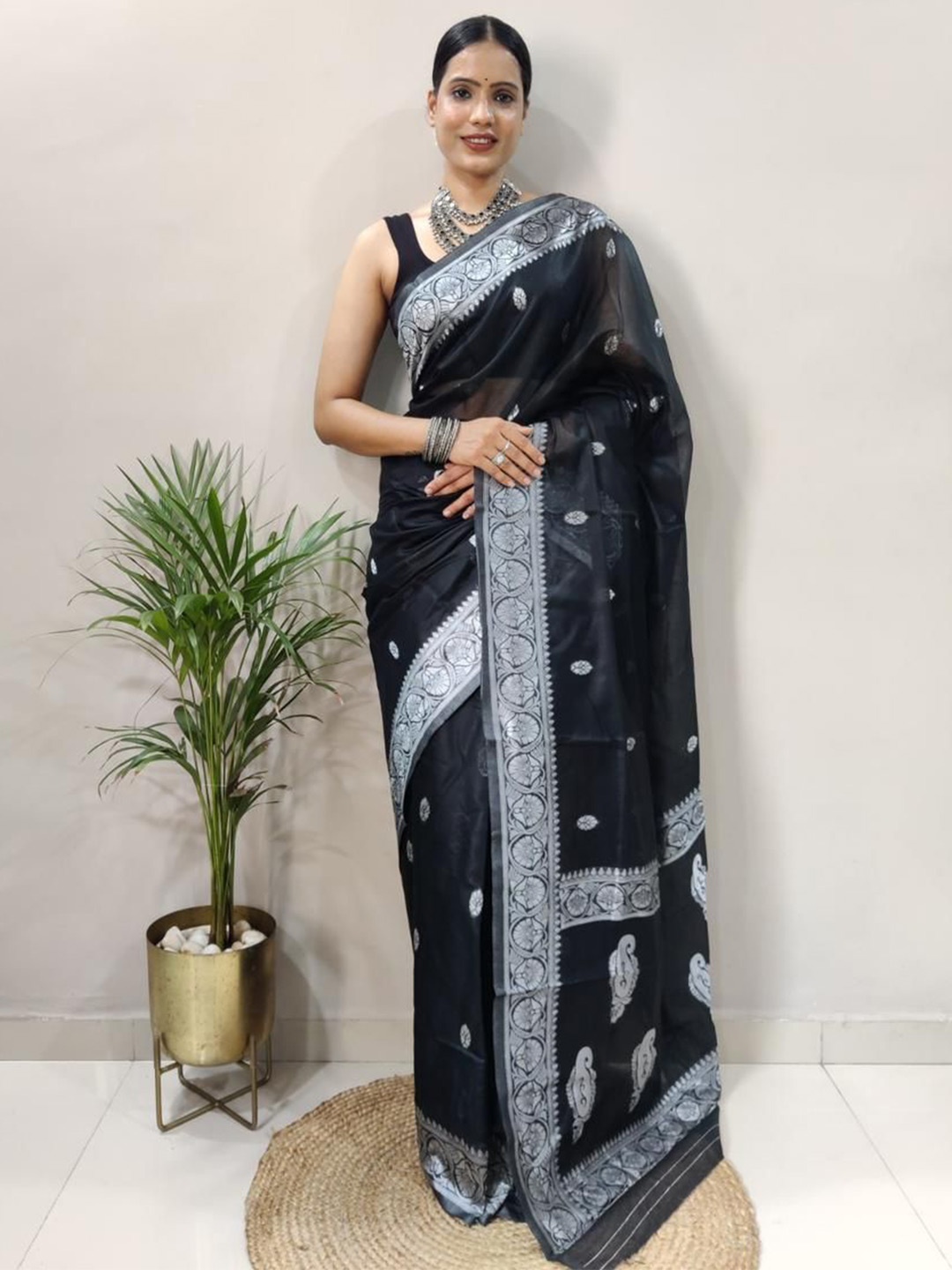 

Upalksh Woven Design Zari Kanjeevaram Saree, Black