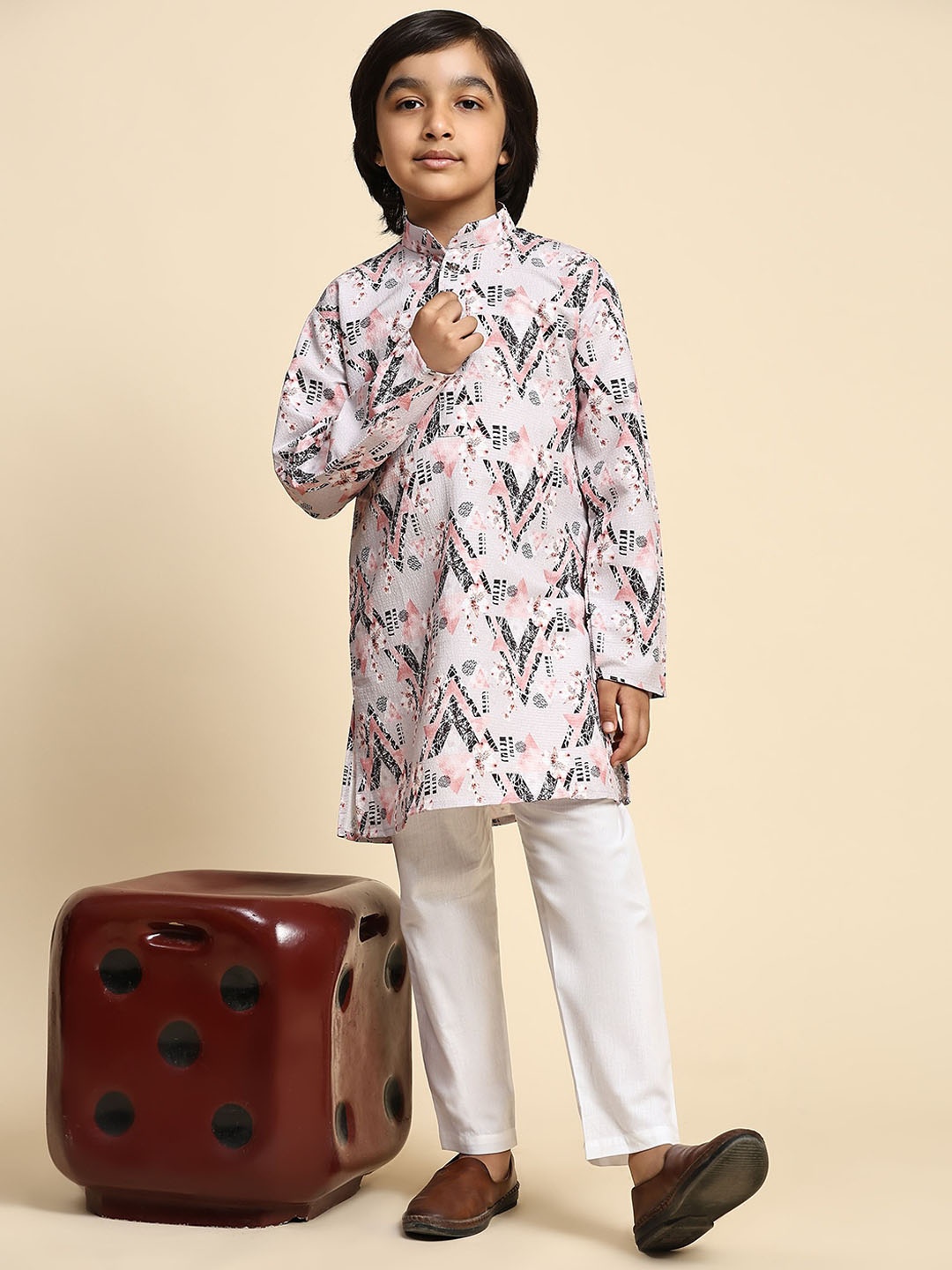 

Pro-Ethic STYLE DEVELOPER Boys Abstract Printed Regular Pure Cotton Kurta with Pyjamas, Peach