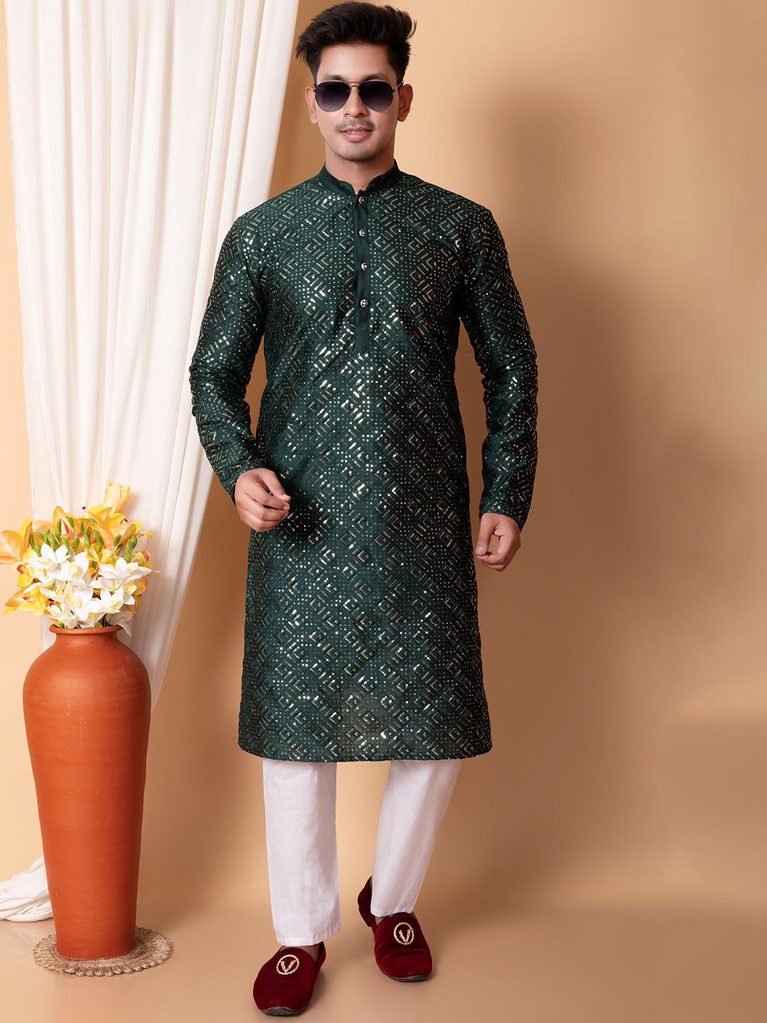 

BAESD Geometric Embroidered Mandarin Collar Sequinned Dupion Silk Kurta with Pyjamas, Green
