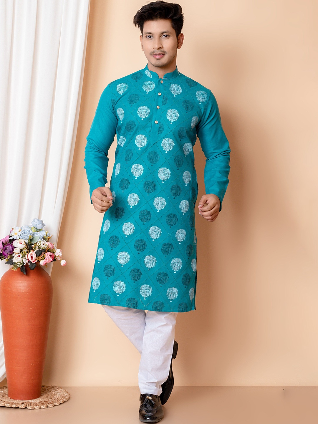 

BAESD Ethnic Motifs Printed Mandarin Collar Regular Kurta with Pyjamas, Green