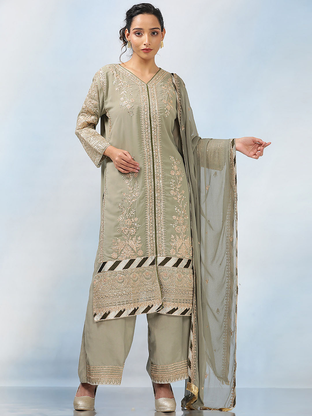 

MAHALASA Ethnic Motifs Embroidered V-Neck Net Straight Kurta With Palazzos & Dupatta, Olive