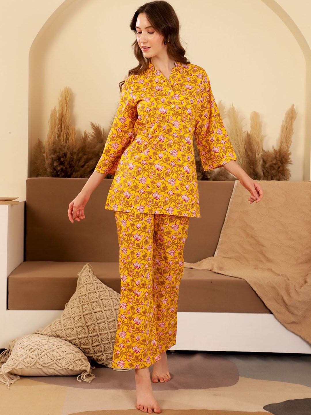 

SANSKRUTIHOMES Women Printed Pyjamas and Kurti Night suit, Yellow