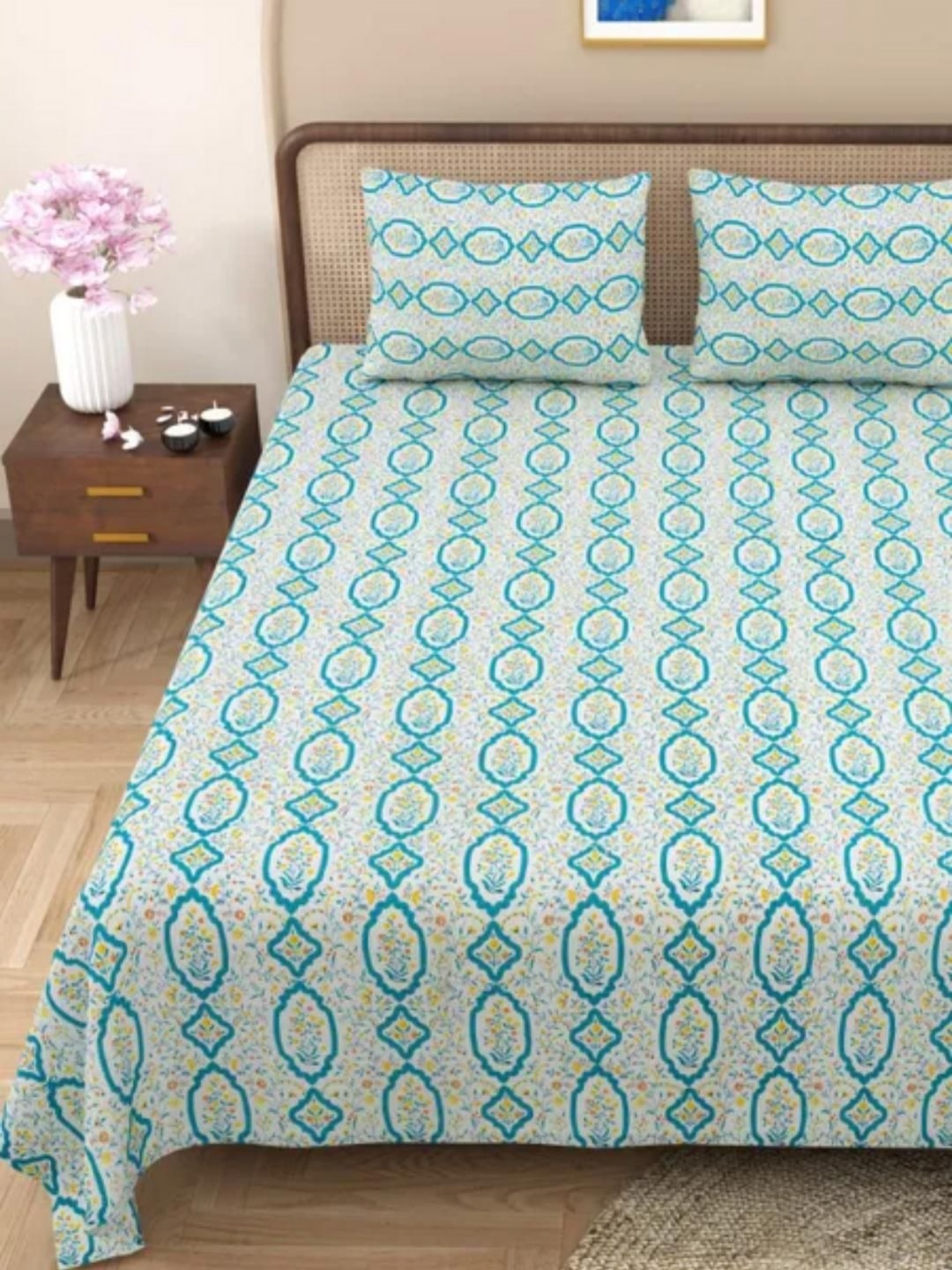

Bedbathandbliss Blue & White Floral 300 TC Cotton King Bedsheet With 2 Pillow Covers