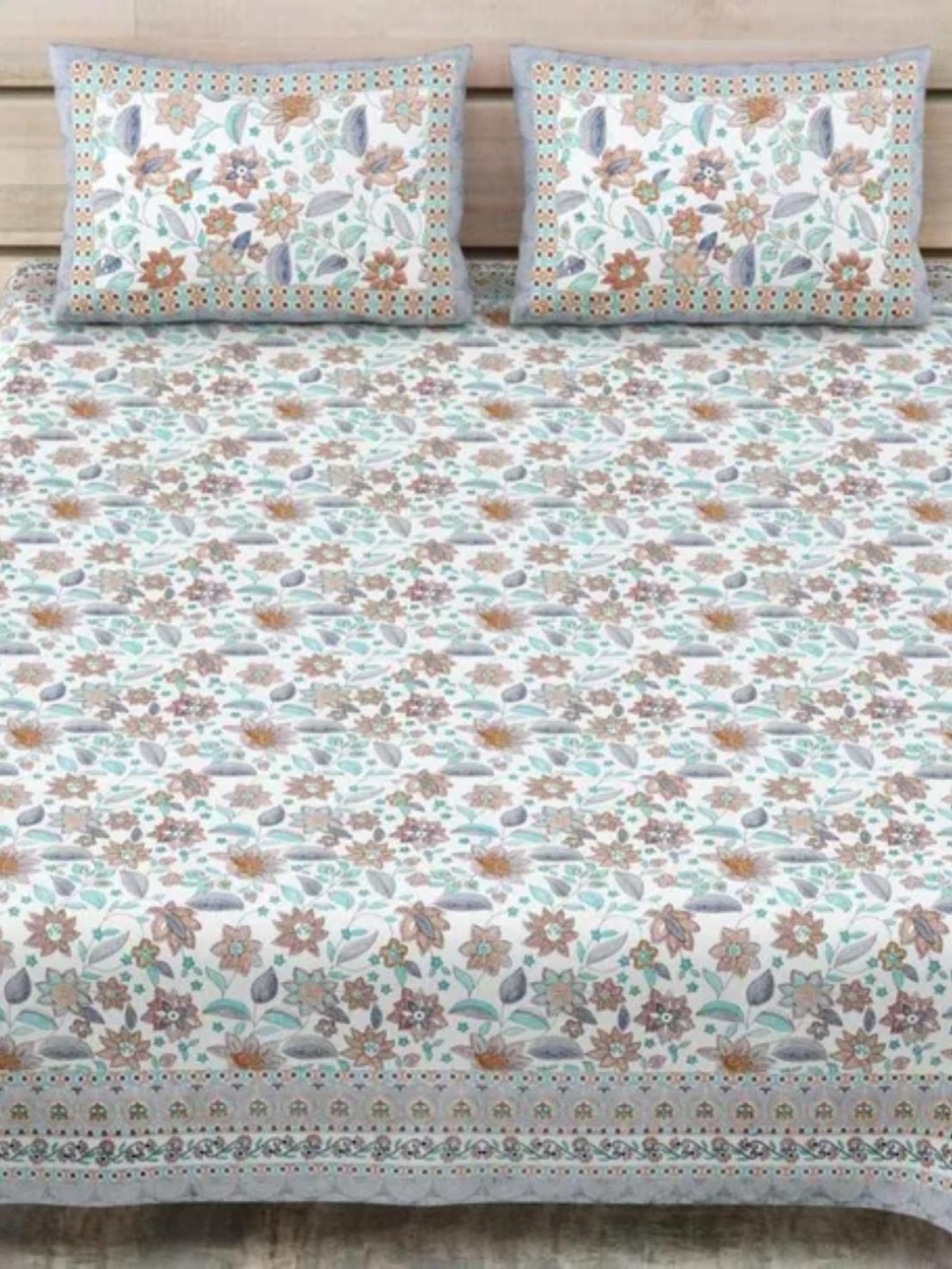 

Bedbathandbliss White & Blue Printed Cotton 300 TC King Bedsheet With 2 Pillow Covers